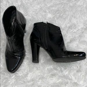Pour la Victoire patent leather heel ankle bootie